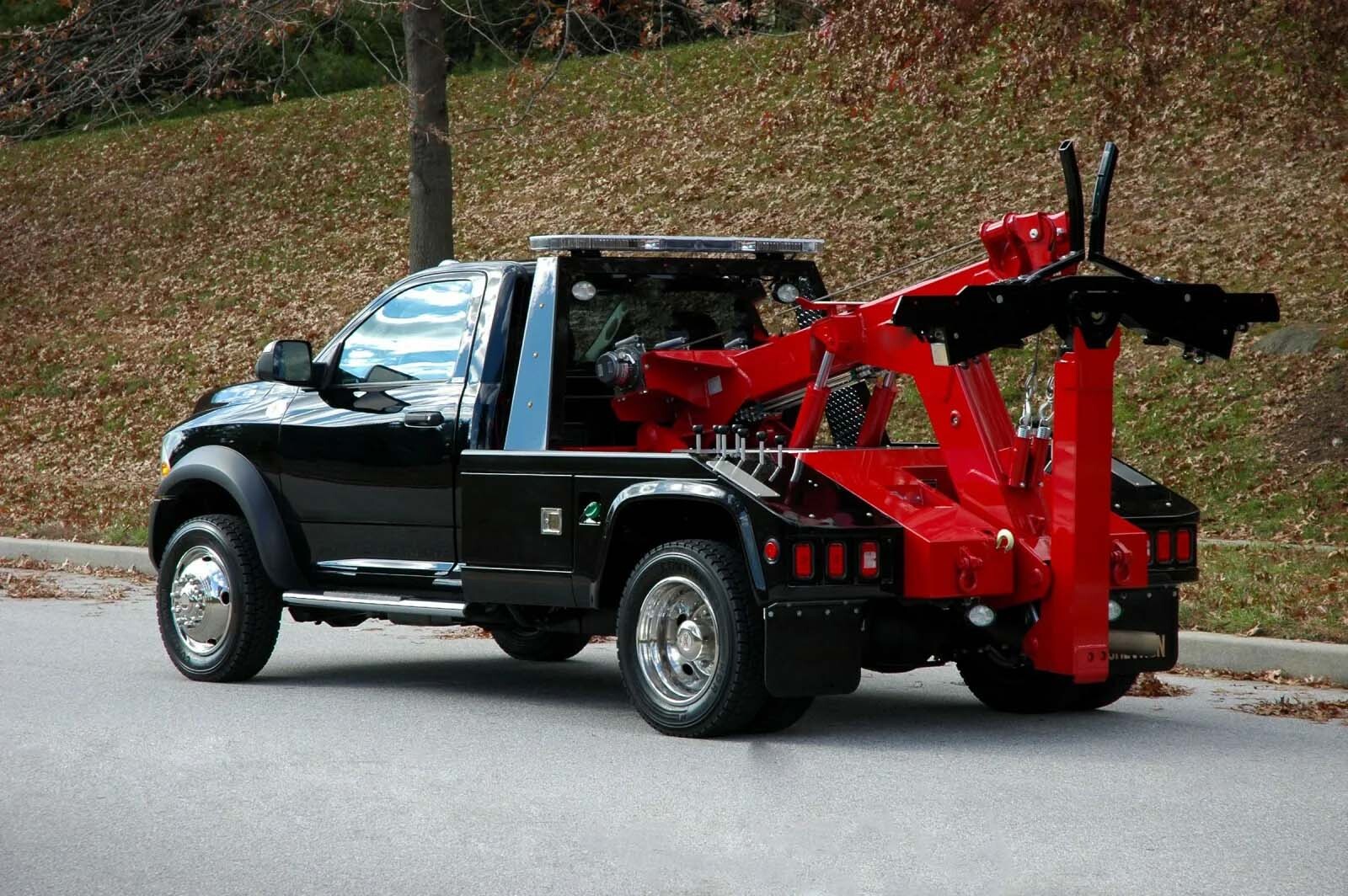 The Role of Wrecker Services in Roadside Assistance