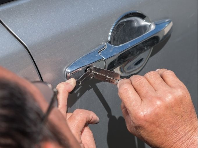 How to Safely Handle a Car Lockout: Step-by-Step Guide